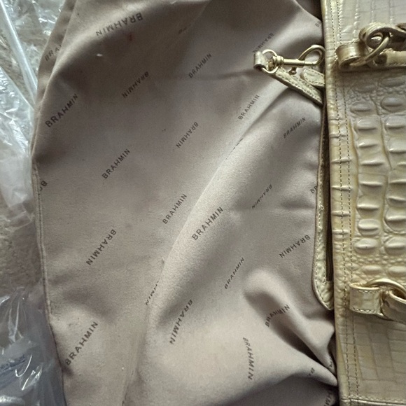 Brahmin Cream Color Embossed Leather Tote Bag Excellent Condition - Picture 11 of 16